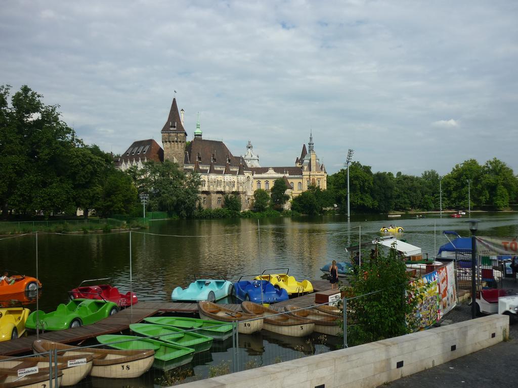 írisz * Budapesta